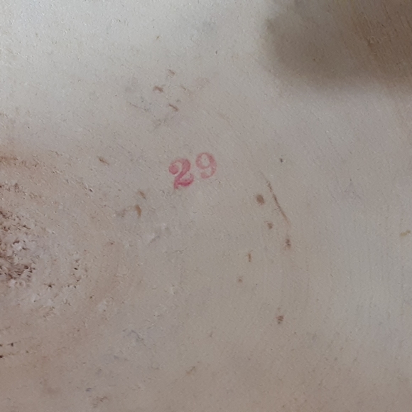 Make room for more collectibles. - Picture 4 of 9